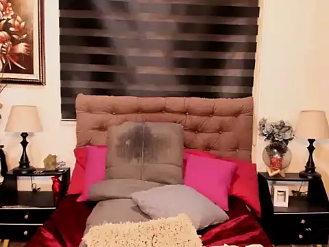 UrnextDoorTS online show from April 2026 01:01:02 AM