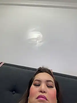 ashleygrahamts online show from April 2026 01:17:02 PM