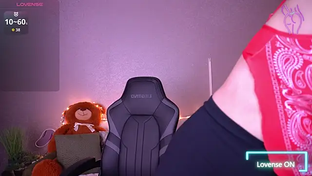 EliseVelour online show from February 2026 01:33:02 PM