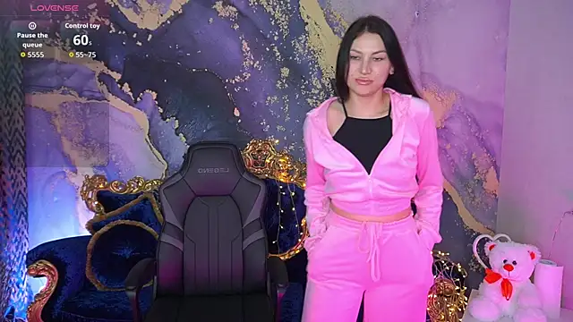 EliseVelour online show from April 2026 12:45:02 PM