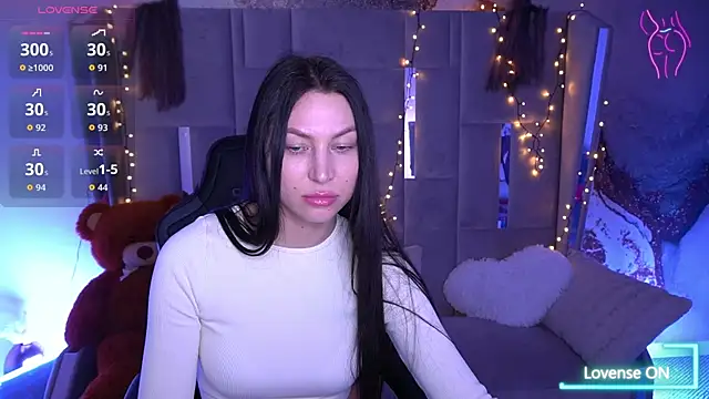 EliseVelour online show from March 2026 01:45:02 PM