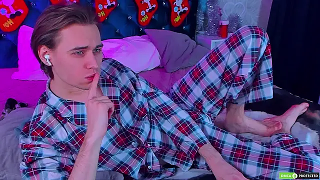 WilliamDyson online show from January 2026 03:54:01 AM