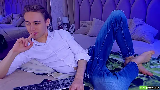 WilliamDyson online show from October 2025 03:19:01 AM