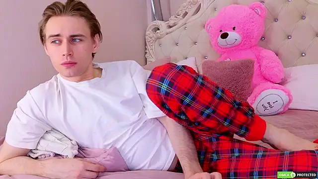 WilliamDyson online show from April 2026 04:19:01 AM