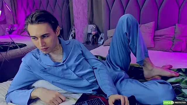 WilliamDyson online show from November 2025 03:10:02 AM