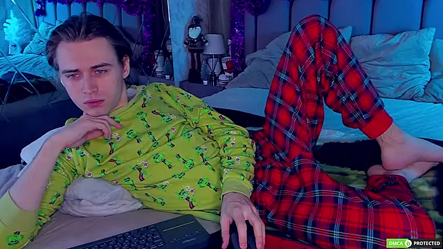 WilliamDyson online show from December 2025 03:08:01 AM