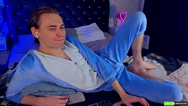 WilliamDyson online show from December 2025 03:51:01 AM