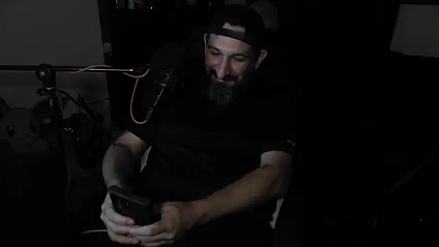 Snapshot of DevilPup75_ chatting on June 2026 05:12:01 AM DevilPup75 online show from June 2026 05:12:01 AM