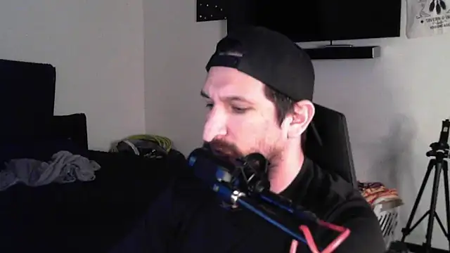 Snapshot of DevilPup75_ chatting on September 2025 12:09:02 AM DevilPup75  online show from September 2025 12:09:02 AM