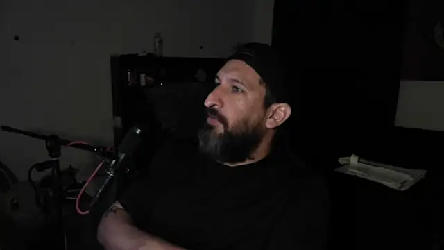 Snapshot of DevilPup75_ chatting on June 2026 01:37:01 AM DevilPup75 online show from June 2026 01:37:01 AM