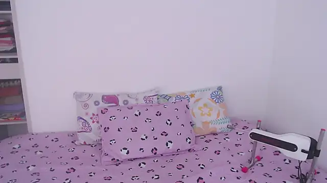 Tiiana online show from April 2026 03:37:01 PM