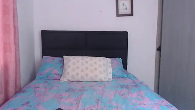 Snapshot of Tiiana chatting on March 2026 04:58:02 PM Tiiana online show from March 2026 04:58:02 PM