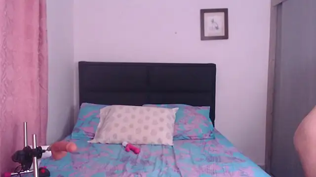 Snapshot of Tiiana chatting on February 2026 05:20:01 PM Tiiana online show from February 2026 05:20:01 PM