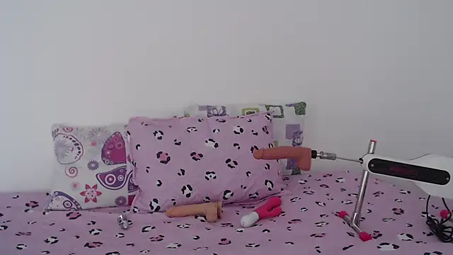 Tiiana online show from April 2026 01:49:01 PM