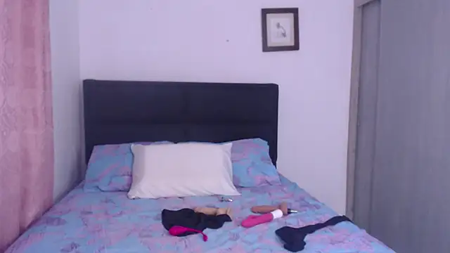 Snapshot of Tiiana chatting on February 2026 05:10:01 PM Tiiana online show from February 2026 05:10:01 PM