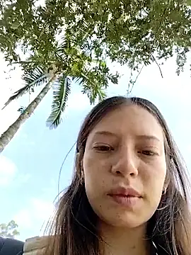 Snapshot of Tiiana chatting on January 2026 05:40:02 PM Tiiana online show from January 2026 05:40:02 PM