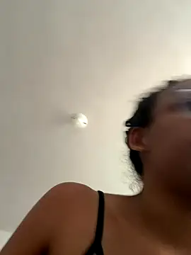 Valen1800 online show from November 2025 08:13:01 PM