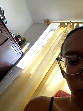 Valen1800 online show from November 2025 01:34:02 PM