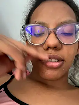 Valen1800 online show from September 2025 06:46:02 PM