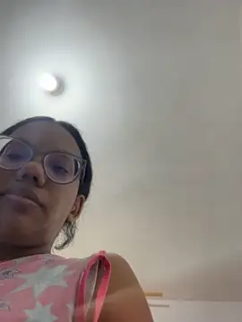 Valen1800 online show from November 2025 02:01:01 AM