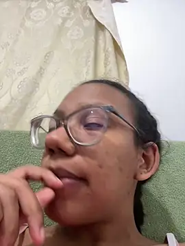 Valen1800 online show from December 2025 12:16:01 AM