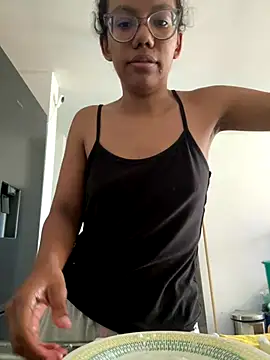 Valen1800 online show from December 2025 06:42:02 PM