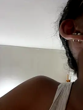 Valen1800 online show from November 2025 12:47:02 AM