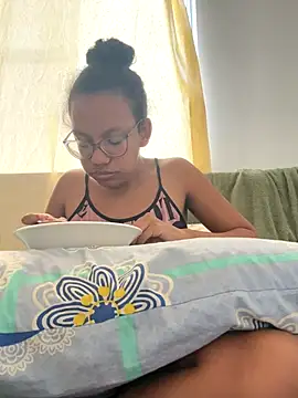 Valen1800 online show from November 2025 04:08:01 PM