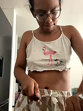 Valen1800 online show from November 2025 04:43:02 PM