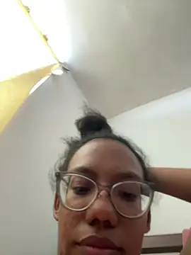 Valen1800 online show from April 2026 07:39:02 PM