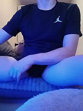 Thoma9034 online show from November 2025 08:20:02 PM