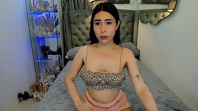 Claudia empress online show from November 2025 05:47:01 PM