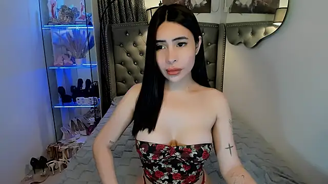 Claudia empress online show from December 2025 05:56:02 PM