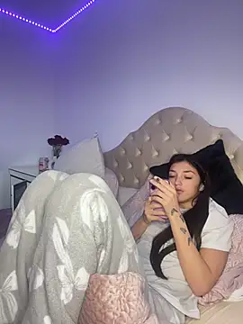 naughtybella05 online show from November 2025 10:52:02 AM