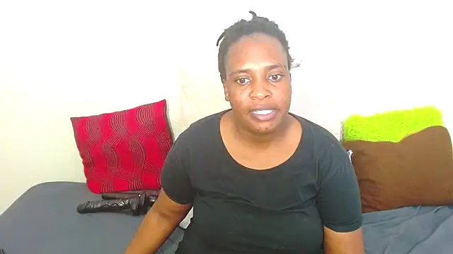 QueenRomaxx1 online show from November 2025 04:33:02 PM