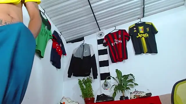 skinny23cm online show from February 2026 01:55:01 PM