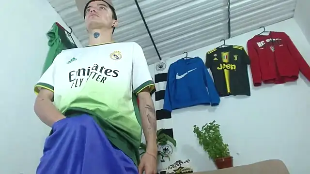 skinny23cm online show from February 2026 03:01:01 PM