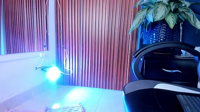 Snapshot of sara-lopez1 chatting on October 2025 02:27:02 PM sara-lopez1 online show from October 2025 02:27:02 PM