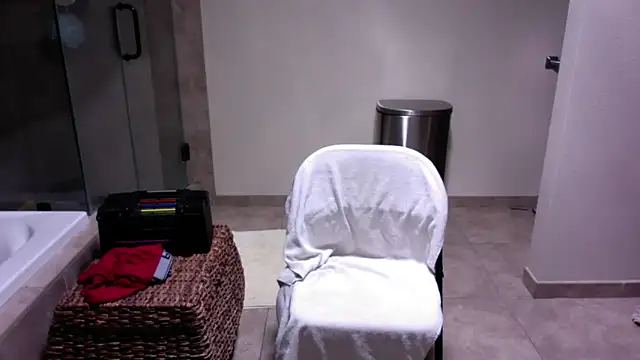 DERTYLAY online show from April 2026 07:31:01 PM