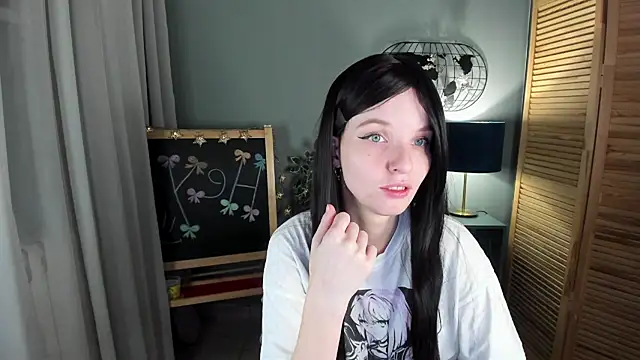 Snapshot of Madelaineses chatting on November 2025 09:34:02 AM Madelaineses online show from November 2025 09:34:02 AM