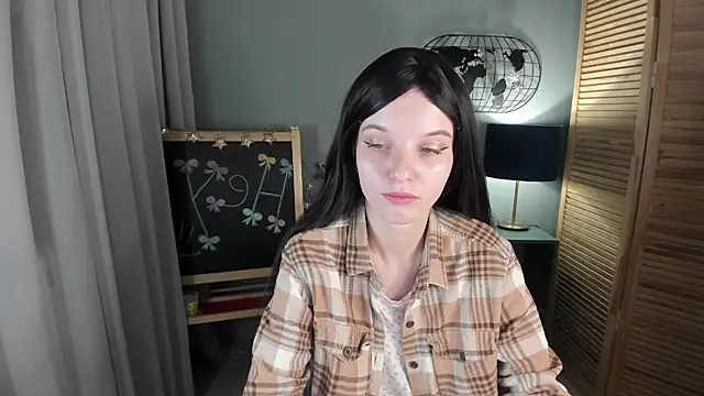 Snapshot of Madelaineses chatting on November 2025 09:42:02 AM Madelaineses online show from November 2025 09:42:02 AM