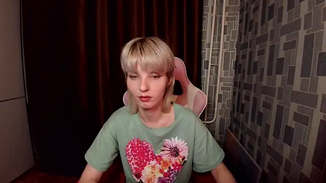 Madelaineses online show from March 2026 10:24:01 PM