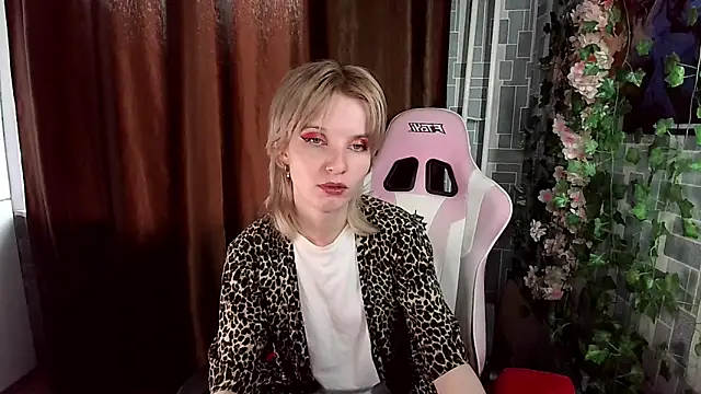 Madelaineses online show from May 2026 02:33:02 AM