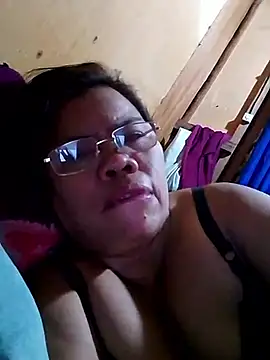 Snapshot of Huge_mama69 chatting on September 2025 07:40:02 AM Huge mama69 online show from September 2025 07:40:02 AM