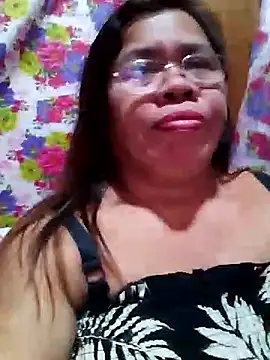 Snapshot of Huge_mama69 chatting on October 2025 03:46:02 PM Huge mama69 online show from October 2025 03:46:02 PM