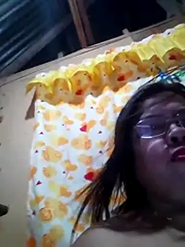 Snapshot of Huge_mama69 chatting on April 2026 11:35:01 AM Huge mama69 online show from April 2026 11:35:01 AM