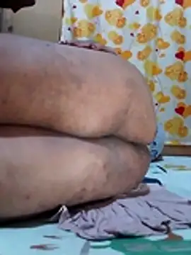 Snapshot of Huge_mama69 chatting on May 2026 07:09:02 PM Huge mama69 online show from May 2026 07:09:02 PM
