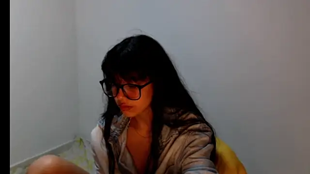 Snapshot of meganmiauu chatting on June 2026 01:05:02 AM meganmiauu online show from June 2026 01:05:02 AM
