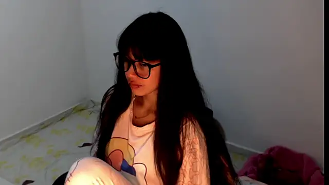 Snapshot of meganmiauu chatting on May 2026 09:47:01 AM meganmiauu online show from May 2026 09:47:01 AM