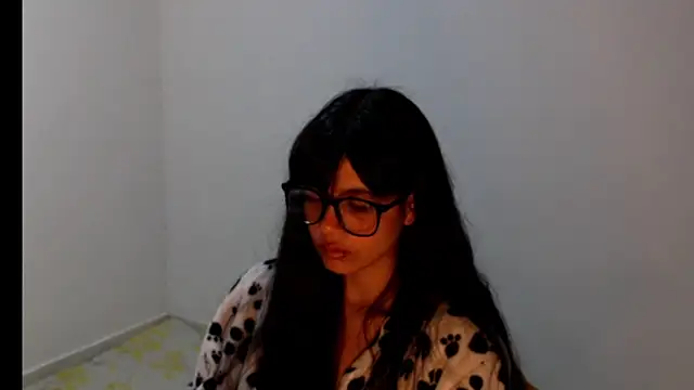 meganmiauu online show from June 2026 12:00:02 PM